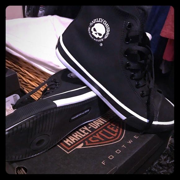 Harley Davidson Converse read carefully for size Harley Davidson Converse read carefully for size